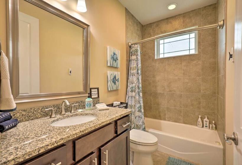 Spacious St Augustine Retreat: Walk To Beach