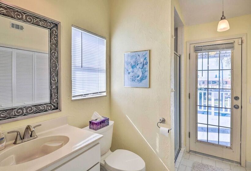 Sunny Florida Home W/ Decks & View, Steps To Beach