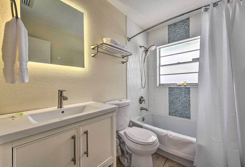 The Flamingo House  Apollo Beach Gem W/ Pool