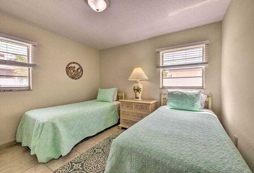 The Flamingo House  Apollo Beach Gem W/ Pool