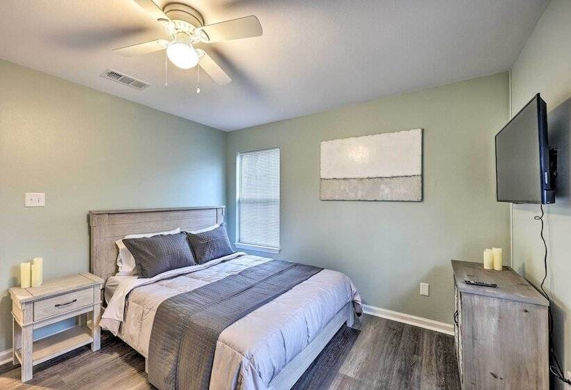 Tranquil Retreat W/ Dock On Lake Hamilton!