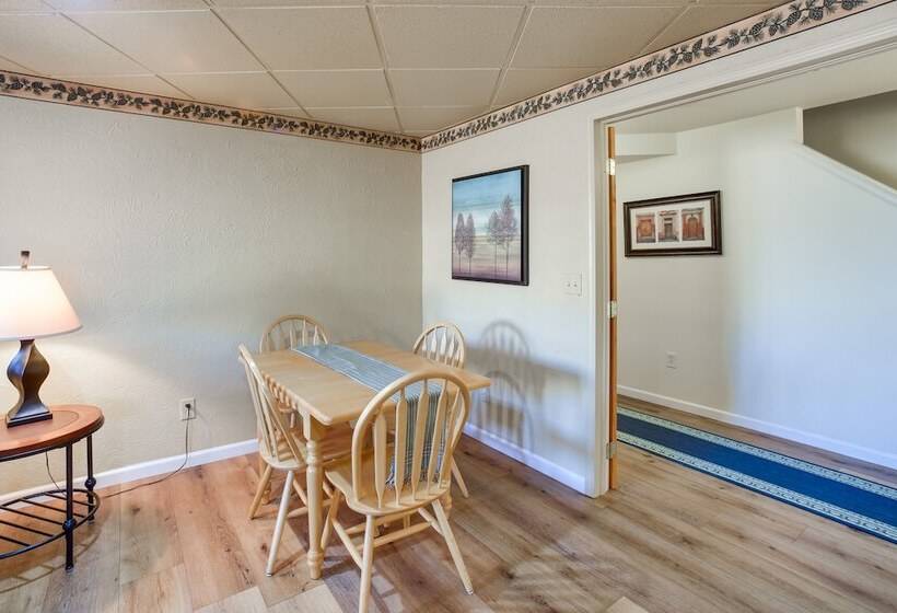 Updated Springs Home   3 Mi To Garden Of The Gods!