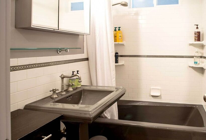 Updated Tacoma Home W/ Patio: 3 Mi To Downtown