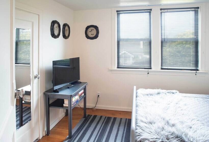 Updated Tacoma Home W/ Patio: 3 Mi To Downtown