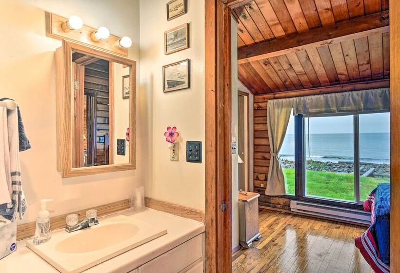 Waterfront Sekiu Escape   9 Mi To Neah Bay!