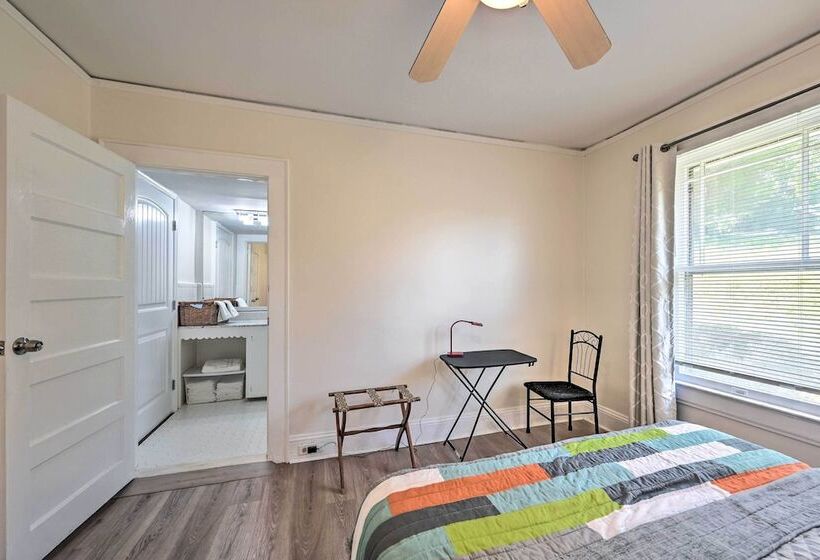 Winston Salem Retreat W/ Yard ~ 6 Mi To Dtwn!