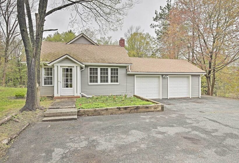 Beautiful Lenox Home, 3 Mi To Shakespeare & Co!