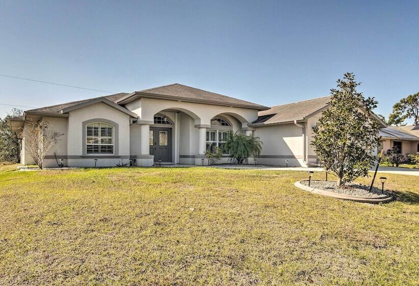 Beautiful Port Charlotte Home, 6 Mi To Beach!