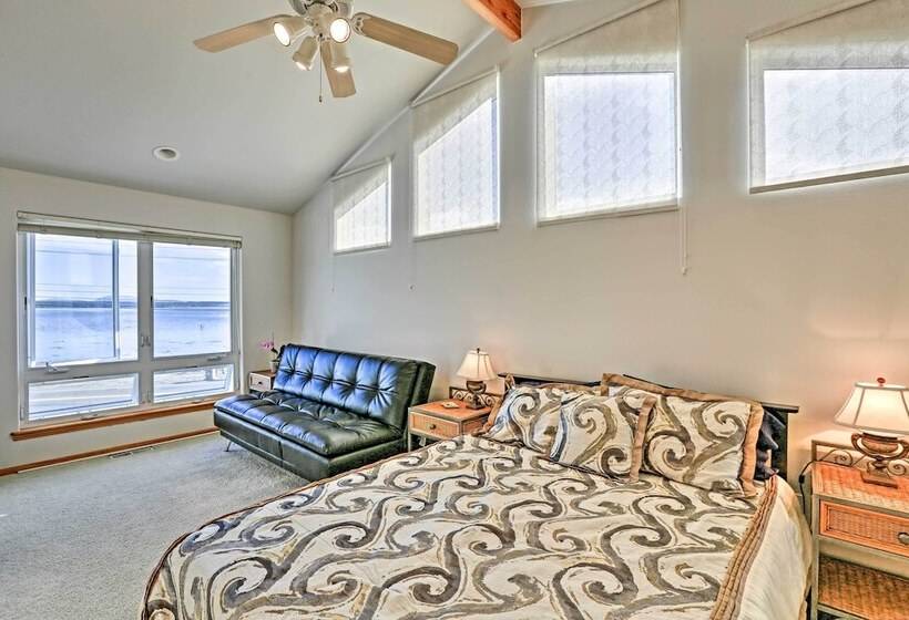 Birch Bay Waterfront Home   Steps To Beach!