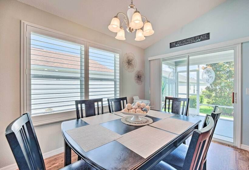 Bright Florida Home Near Tons Of Golf Courses