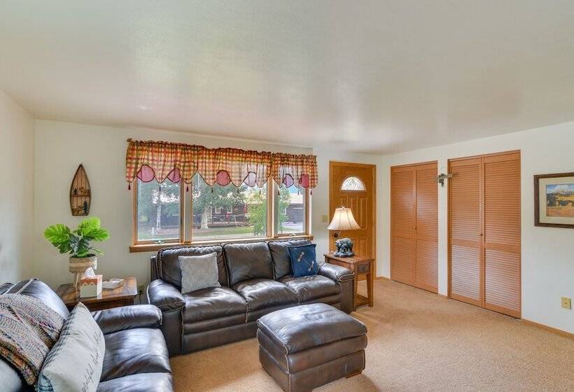 Ranch Style Retreat In Downtown Buena Vista!