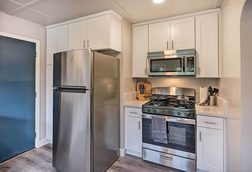 Cozy Elk Grove Home In The Heart Of Old Town!