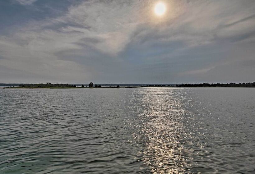 Cute East Hampton Cottage W/ Patio   Walk To Beach
