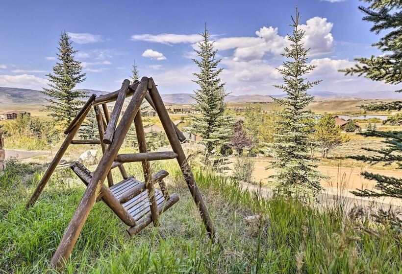 Skiing & Hiking Access: Spacious Granby Cabin!