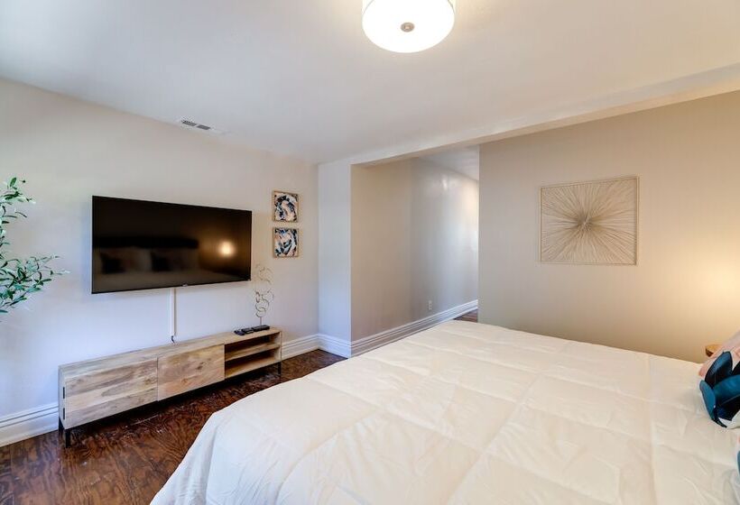 Fayetteville Retreat W/ Yard   Walk To Campus!