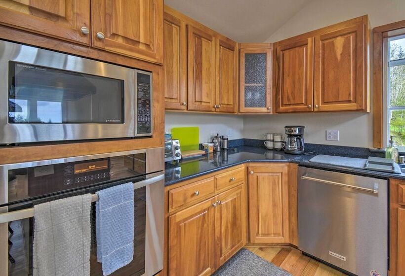 Idyllic Retreat ~ 20 Mi To Olympic National Park!