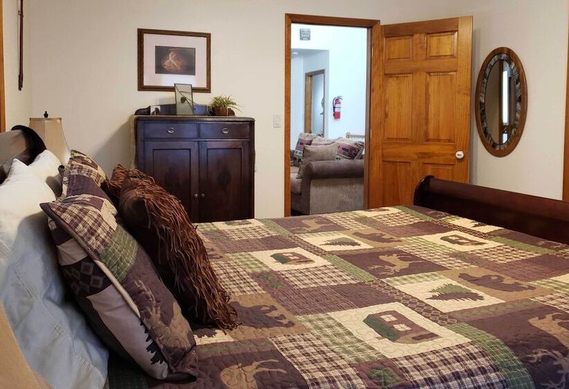 Large Home On 1 Acre: 2 Mi To Grand Lake Village