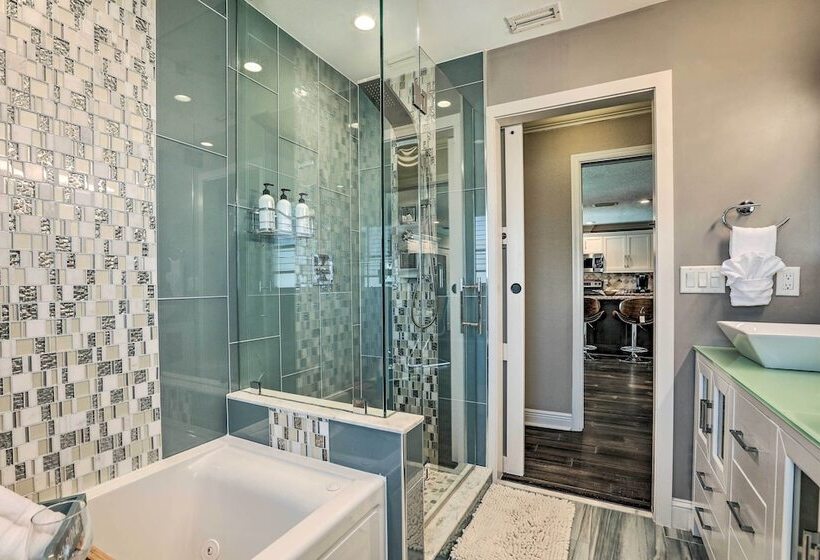 Luxe Cape Coral Escape W/ Pool: 4 Mi To Beach