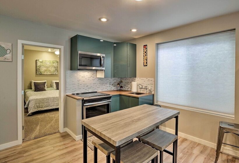 7 Mi To Dtwn Denver: Arvada Home W/ Patio