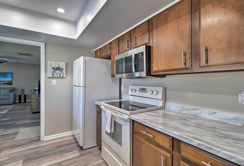 Modern Port St Lucie Home W/ Private Outdoor Oasis