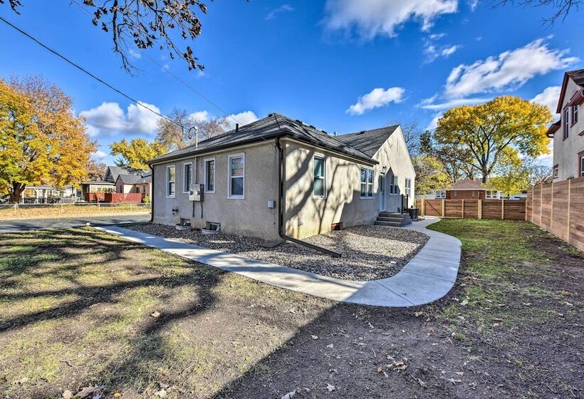 Mpls Duplex W/ Wifi & Kitchen: 5 Mi To Dtwn!