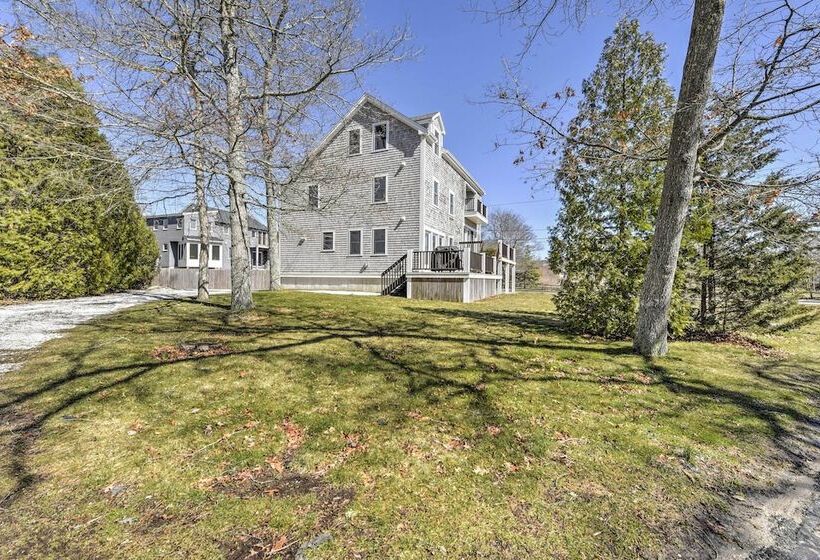 Multi Level Marion House: Loft, Deck + Ocean Views