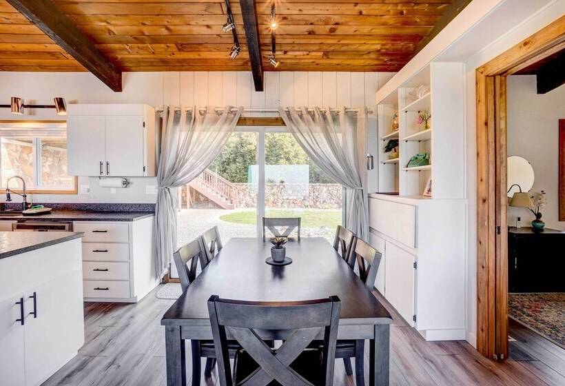 Ocean Vista  Gold Beach Getaway!