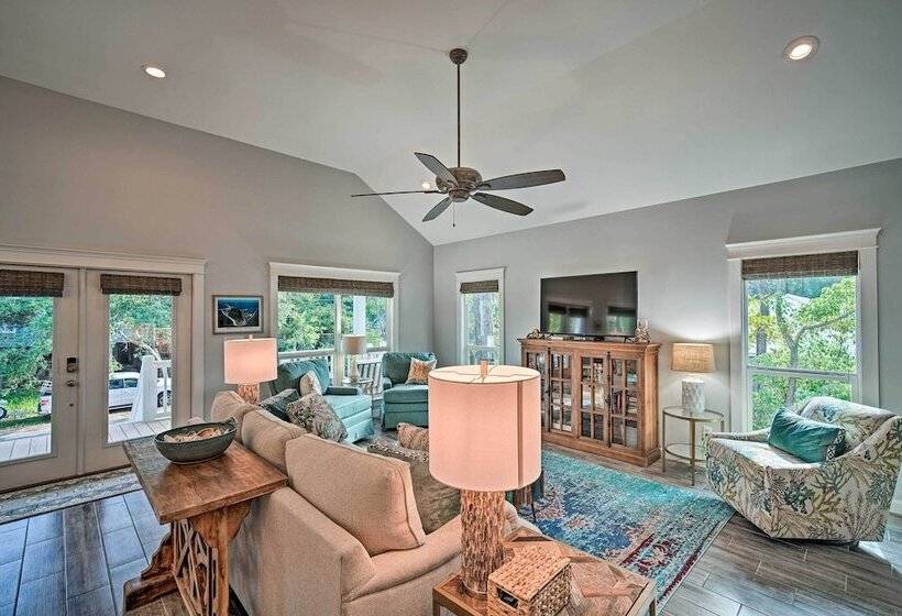 Quiet Fisherman S House W/ Hot Tub + Tropical Bar!