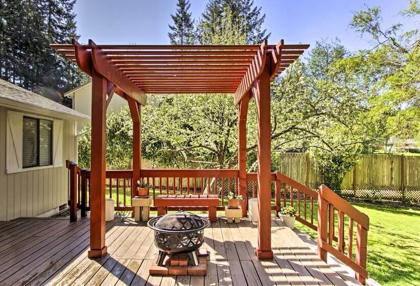 Quiet Lakefront Olympia Home W/ Dock On Half Acre