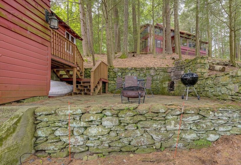 Rustic Berkshires Cottage At Lake Buel W/ Kayaks!