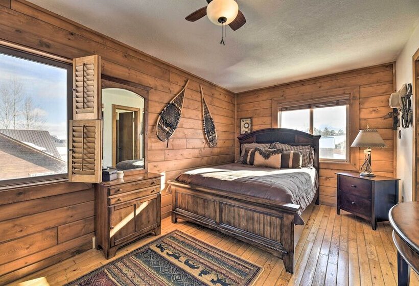 Rustic Village Lake Cabin Escape W/ Deck & Grill!
