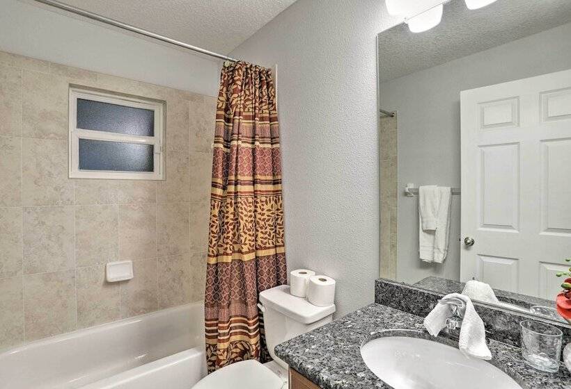 Seminole Home W/ Heated Pool + Spa ~ 4 Mi To Ocean