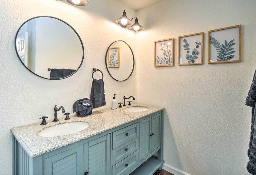 New Braunfels Haven W/ Hot Tub & Fire Pit!