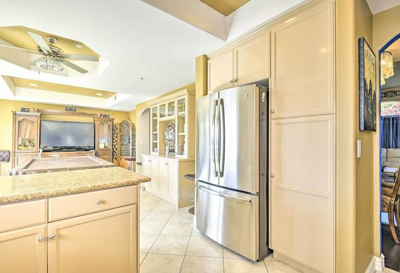 Spacious Villa W/ Great Views & Heated Spa!