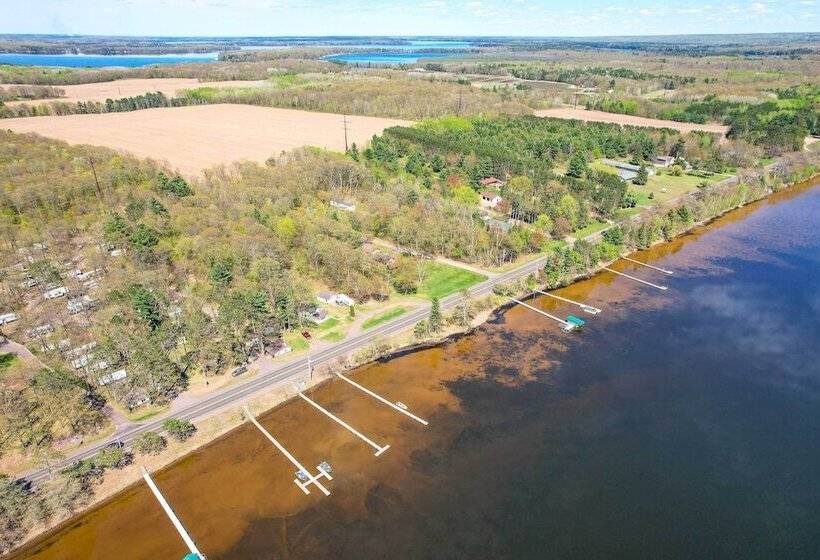 Stone Lake Cabin: Grill & Access To Fishing!
