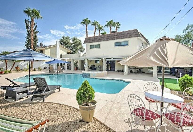 Stunning Home W/ Private Oasis  1 ½ Mile To Strip