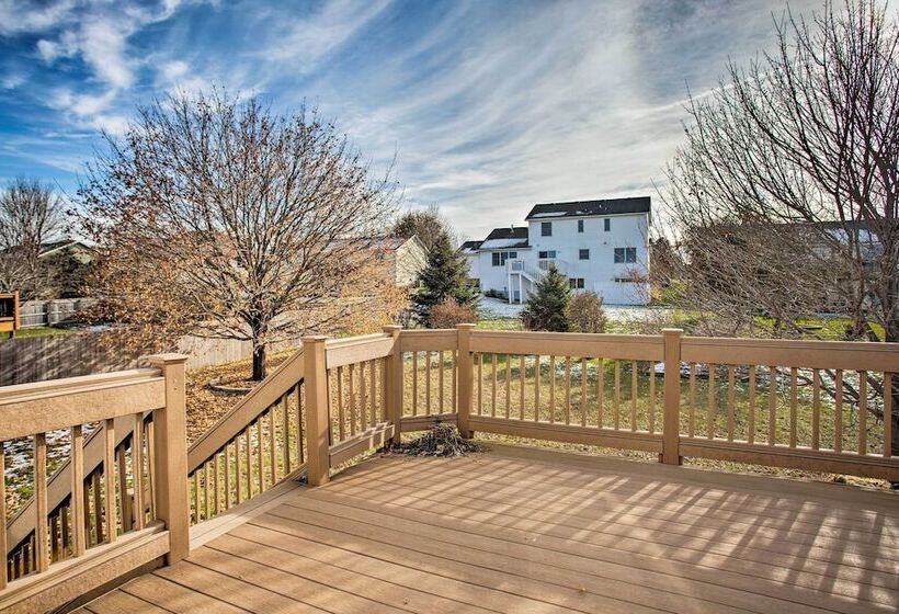 Suburban Gem W/yard+deck 5mi From Dtwn Rochester!