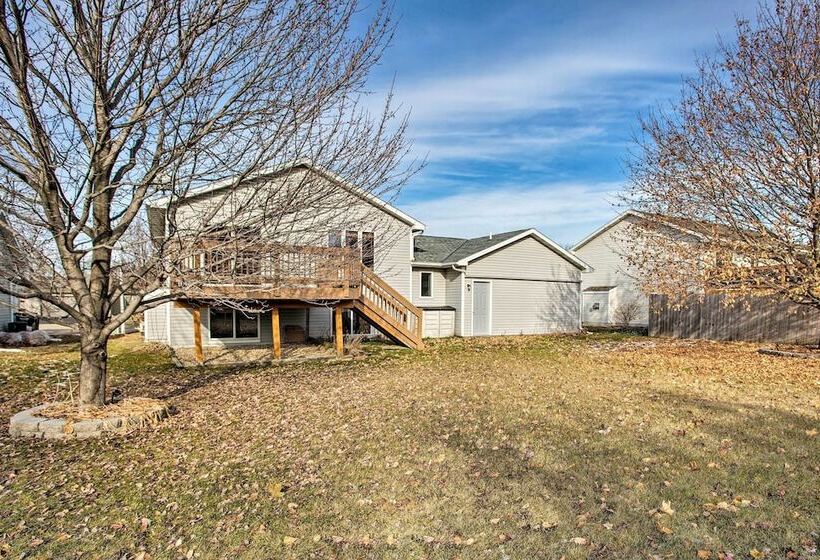 Suburban Gem W/yard+deck 5mi From Dtwn Rochester!