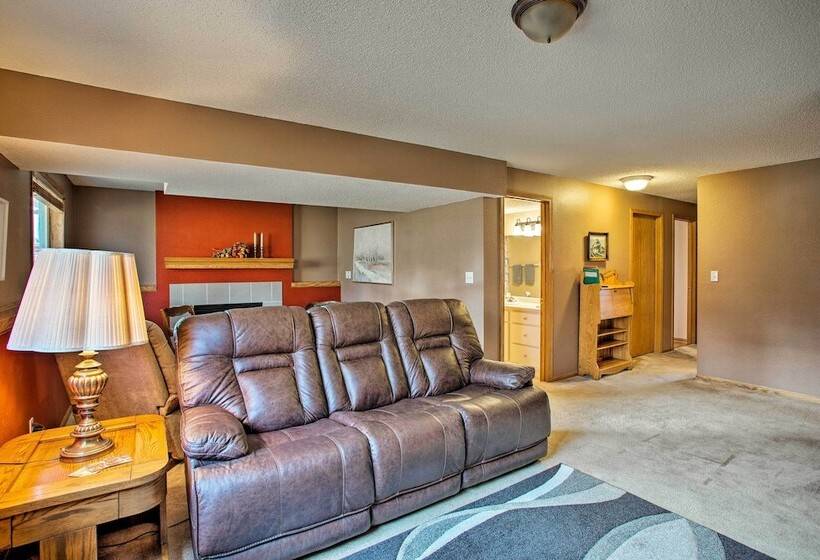 Suburban Gem W/yard+deck 5mi From Dtwn Rochester!