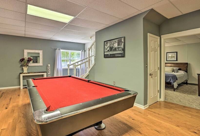 The B Haus  Lakefront Retreat W/ Boat Ramp!