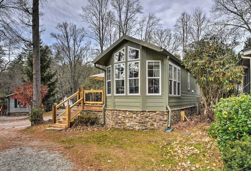 The Cubs Den  Woodsy Highlands Home: Hike & Ski!