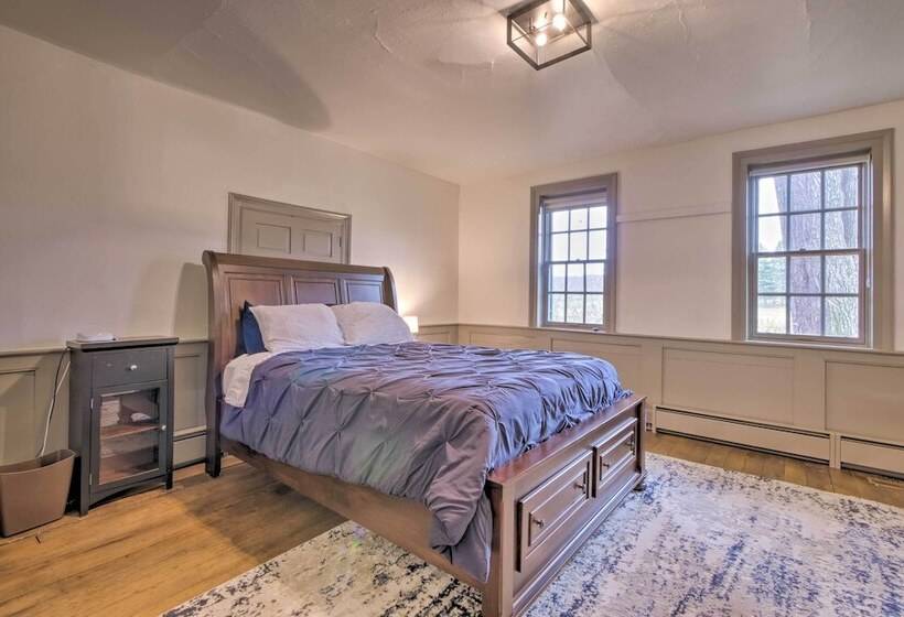 Timeless Winesburg Farmhouse W/ Deck