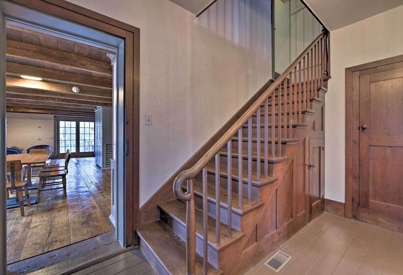 Timeless Winesburg Farmhouse W/ Deck