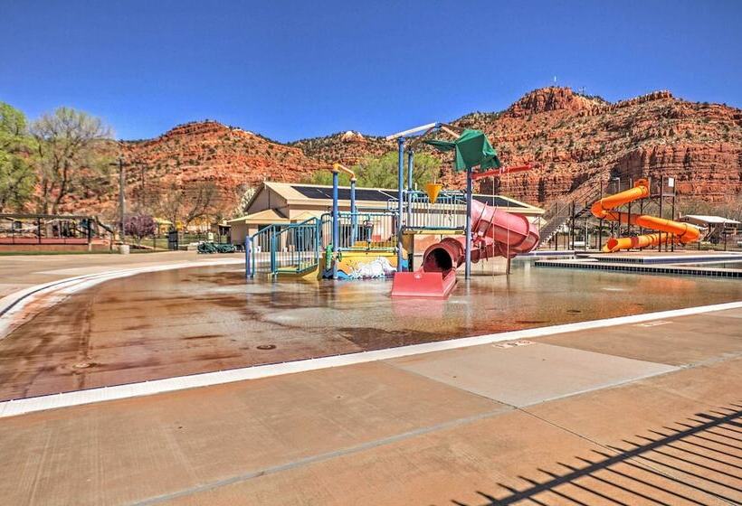 Beautiful Kanab Home W/ Yard   Walk To Restaurants