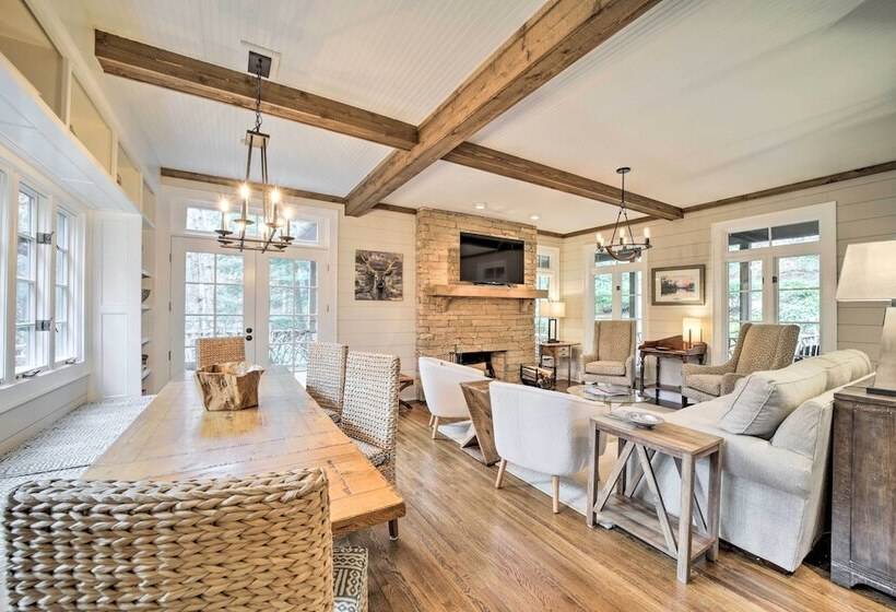 Beautiful Trillium Home Next To Waterfall!