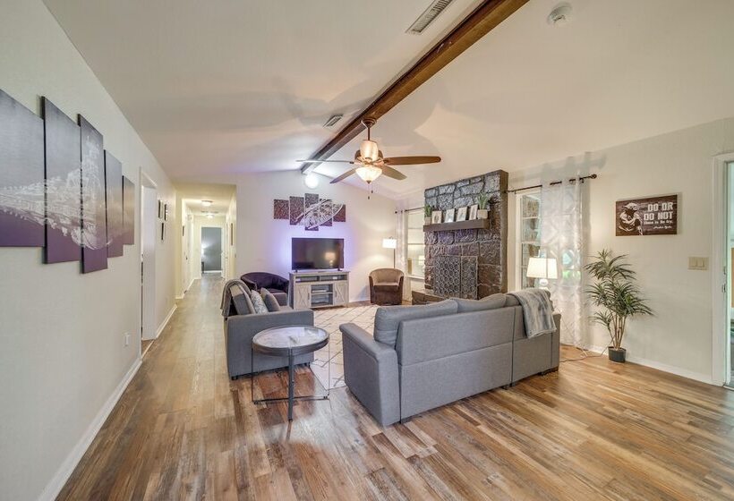 Broken Arrow Home: Family Friendly Amenities!