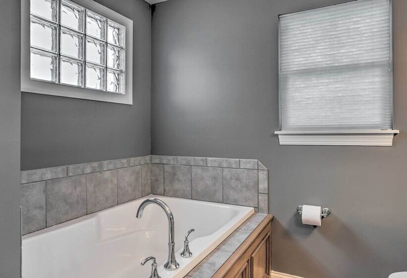 Central Cleveland Gem W/ Direct Skyline View!