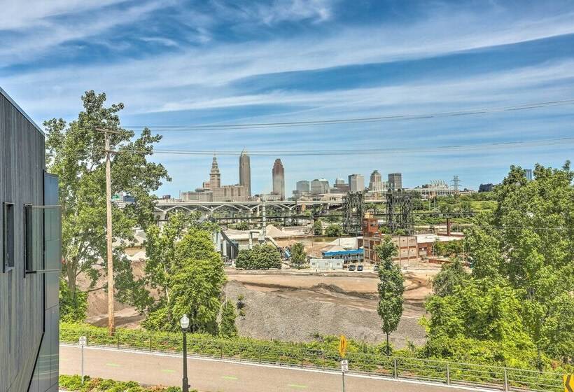 Central Cleveland Gem W/ Direct Skyline View!