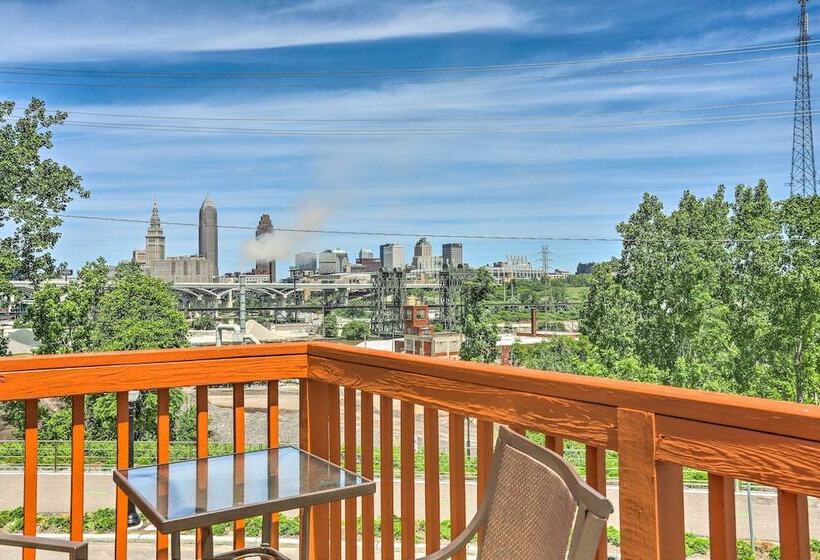 Central Cleveland Gem W/ Direct Skyline View!