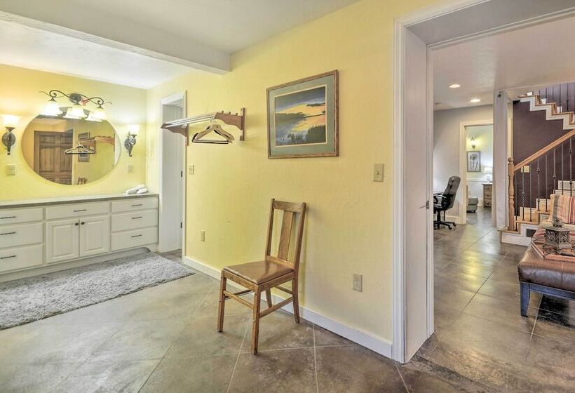Charming Cody Home, Walk To Downtown!